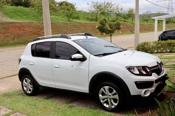 RENAULT SANDERO 1.6 STEPWAY 8V FLEX 4P AUTOMATIZADO